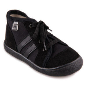 Detská obuv v štýle " tenisiek " na šnurovanie určená pre deti cca do 6 rokov. Detské tenisky sú ľahké