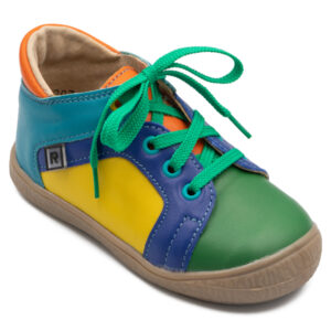 Detská vychádzková obuv na šnurovanie určená pre deti do 6 rokov. Je ľahká