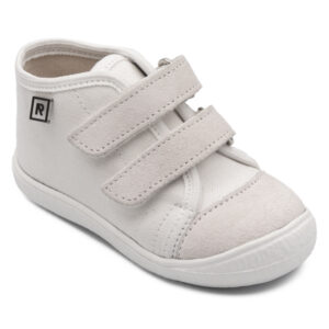 Detská obuv v štýle " tenisiek " s praktickým zapínaním na "suchý zips" určená pre deti cca do 6 rokov. Detské tenisky sú ľahké